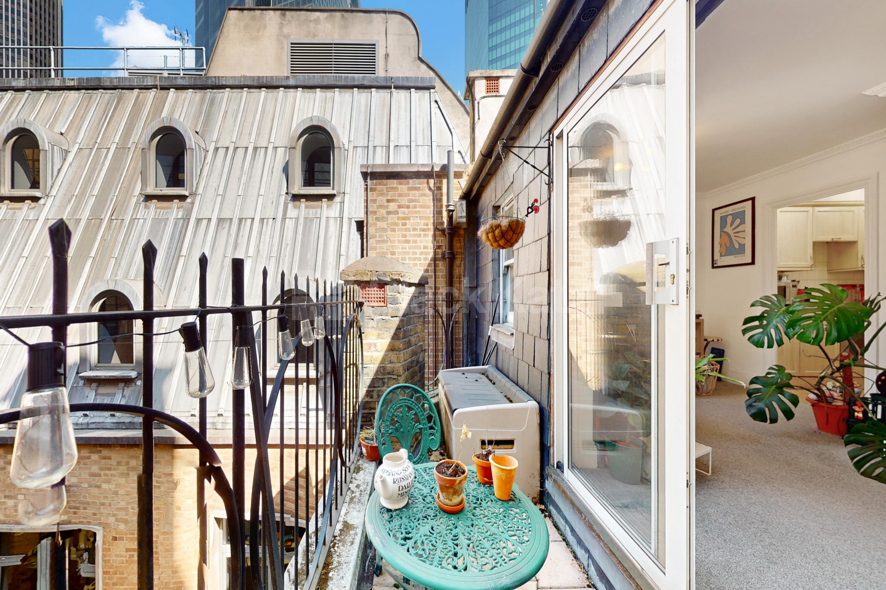 perfectly located within the financial district in City Of London area Cornhill, City Of London EC3V